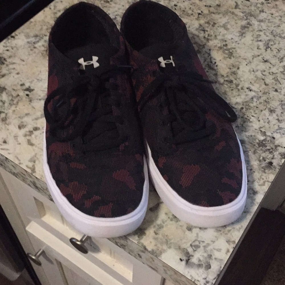 Under Armour youth size 6 shoes